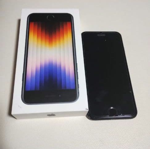 iPhone SE3 第三世代 SIMフリー midnight 64GB