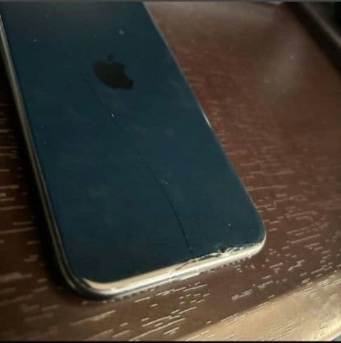 iPhone SE3 第三世代 SIMフリー midnight 64GB