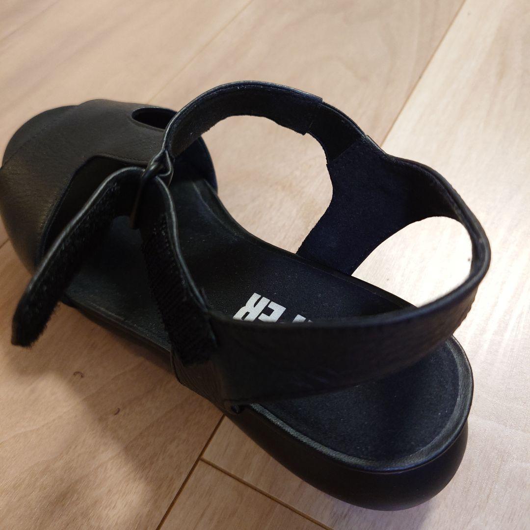 CAMPER ブラック サンダル オープントゥ