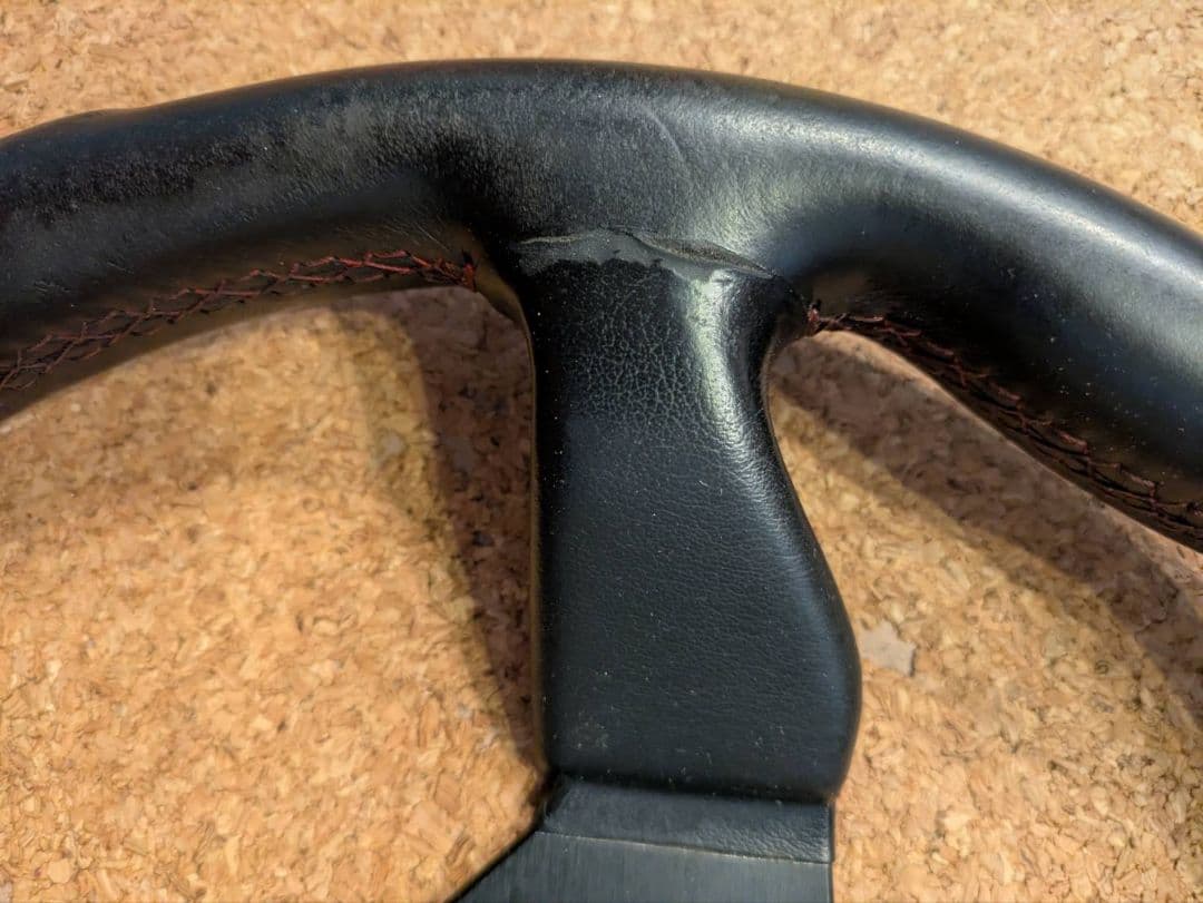 パーソナル　ステアリング　ホーンボタン付き