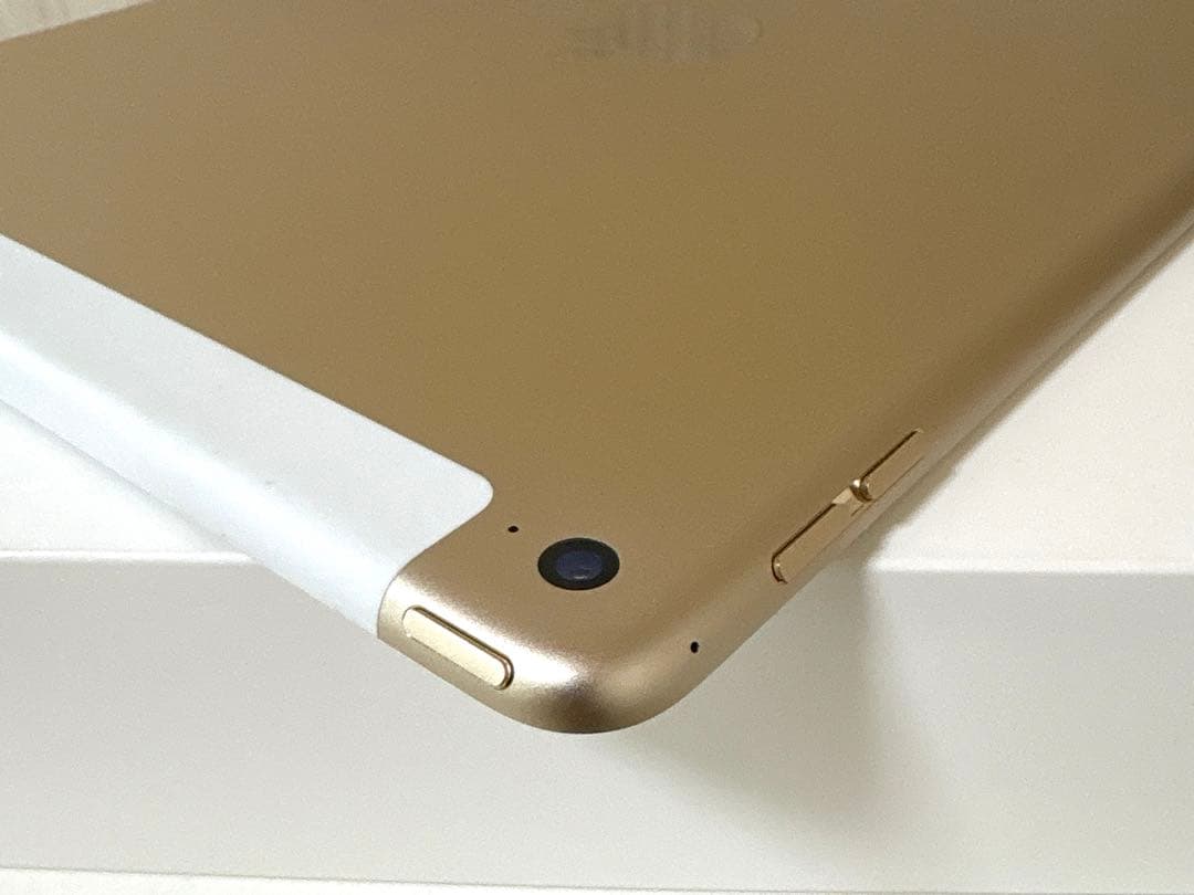 美品 iPad Air2 第2世代 128GB au