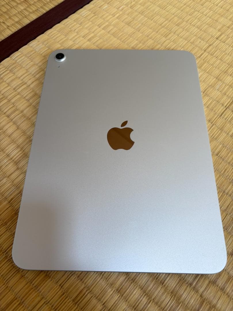 美品Apple iPad（第11世代）Wi-Fiモデル シルバー 128GB