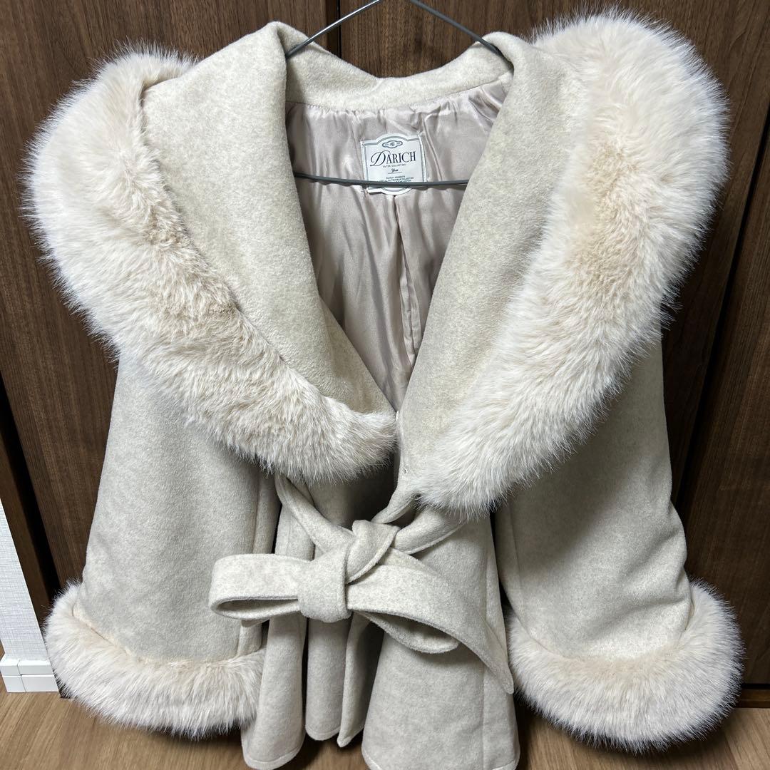 darich ダーリッチ　ウエストベルトプリンセスラインコート　ベージュ　２点