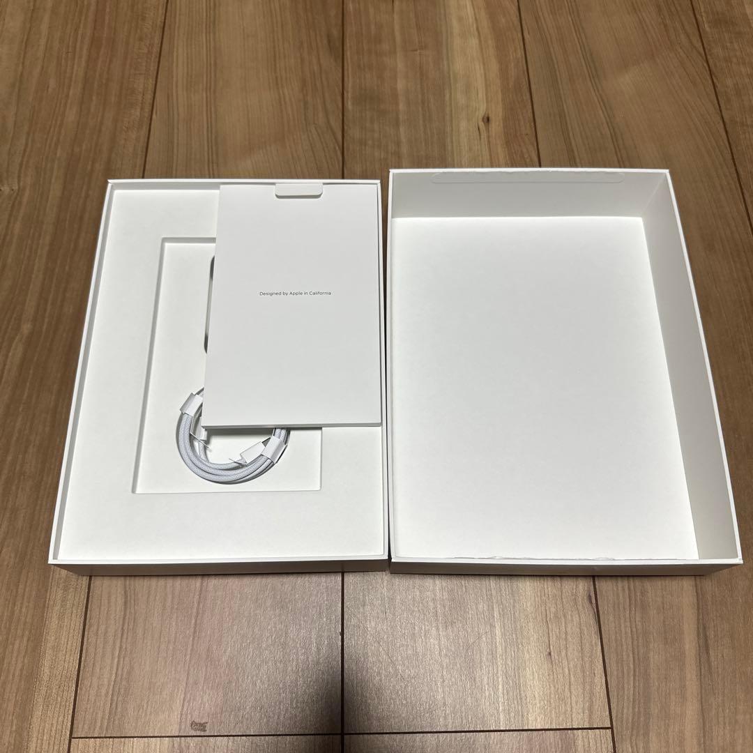 Apple iPad 本体　新品同様　保護フィルム&カバー付き