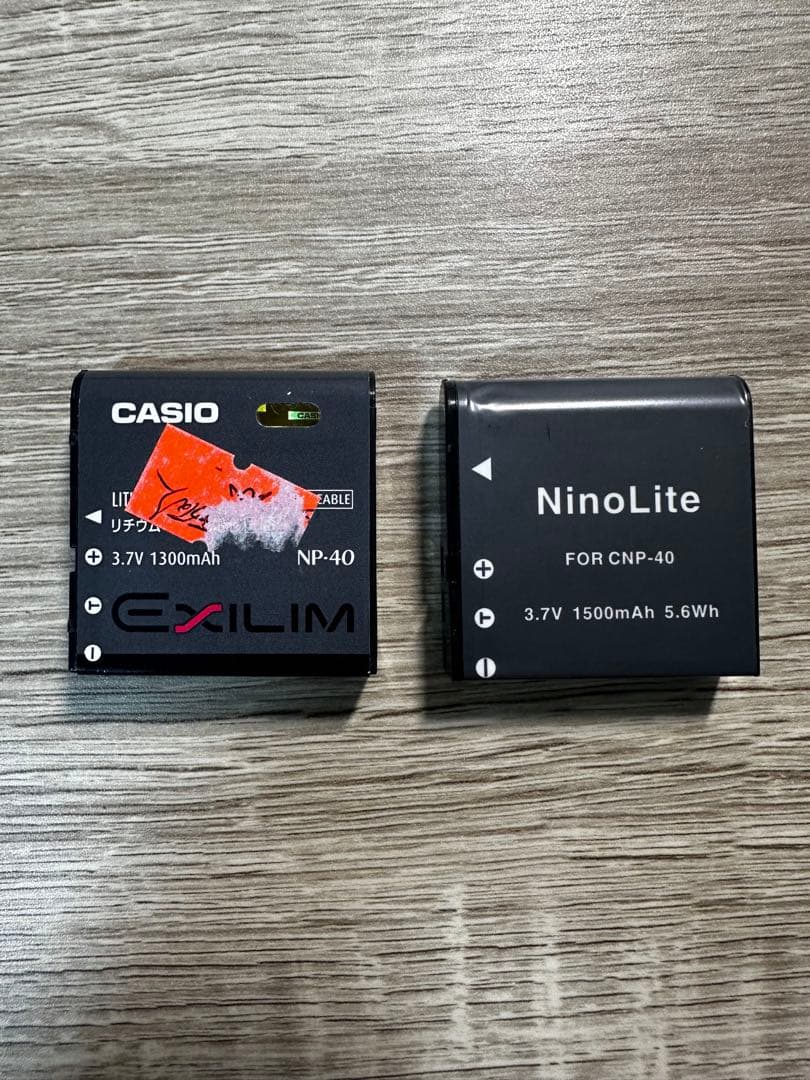 美品　Casio EXFILM EX-Z200 付属品完備　バッテリー2つ