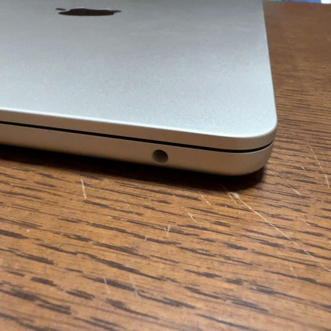 Macbook Air 2022 M2 13.6インチ 16GBメモリ 1TB