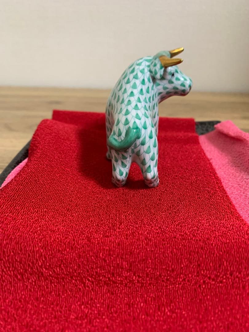 うし(丑・牛・グリーン) ヘレンド/Herend干支置物