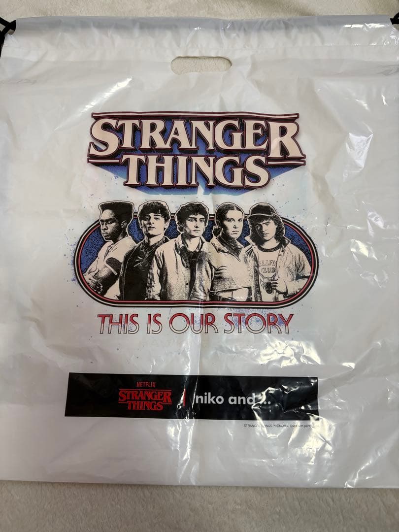 STRANGER THINGS コラボ スプレーアソートロングTシャツ Lサイズ