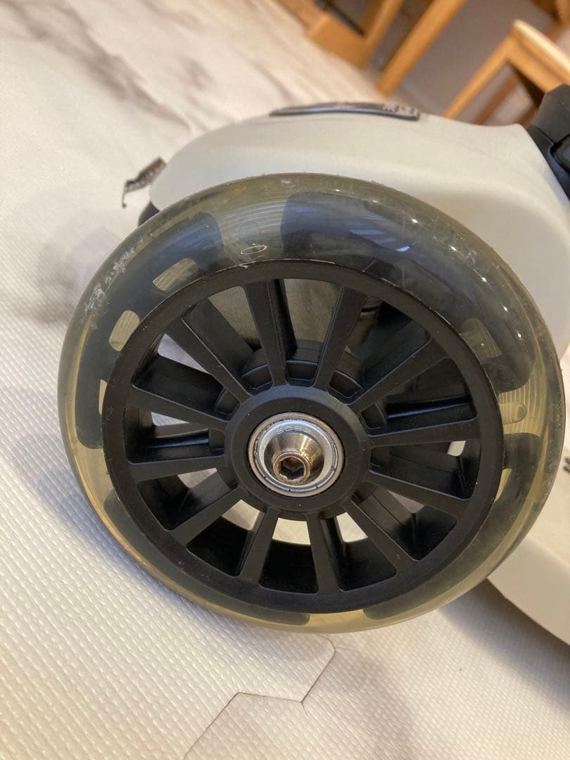 ハイウェイキック3LEDアッシュ　キックボードキッズスクーター足けり子供の乗り物