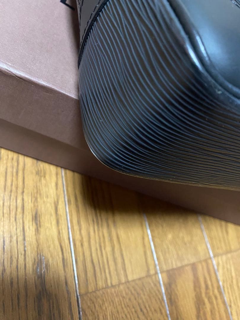 美品希少Louis Vuitton エピ ビジネスバッグ