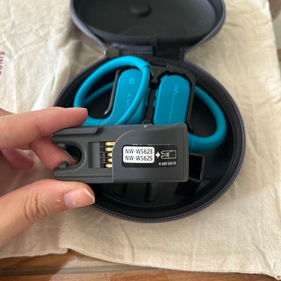 SONY 骨伝導イヤホン 青 充電ケース付き