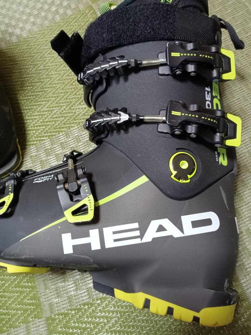 HEAD VECTOR 130 スキーブーツ　26〜26.5cm