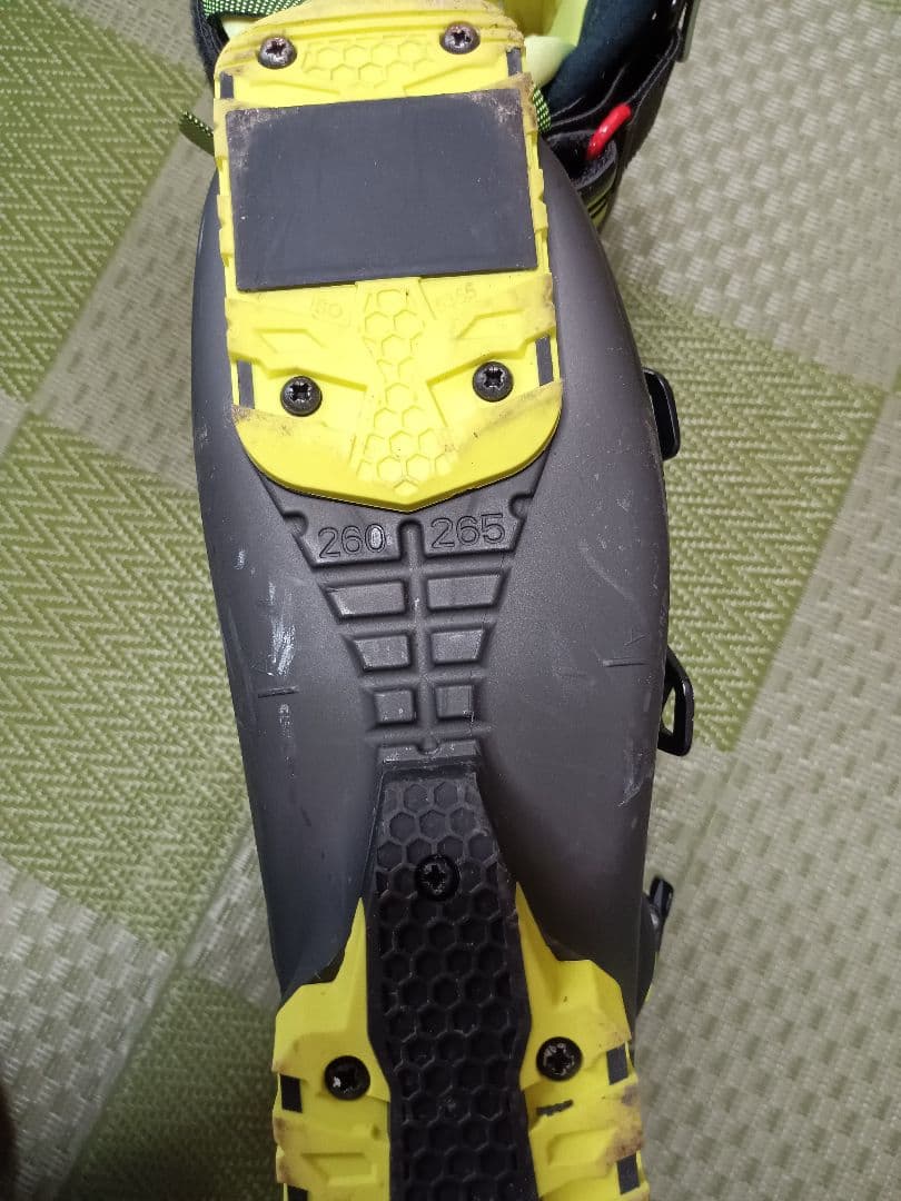 HEAD VECTOR 130 スキーブーツ　26〜26.5cm