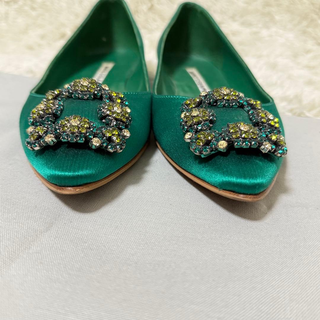 マノロブラニク ハンギシ フラット 箱/保存袋付 パンプス サテン ビジュー