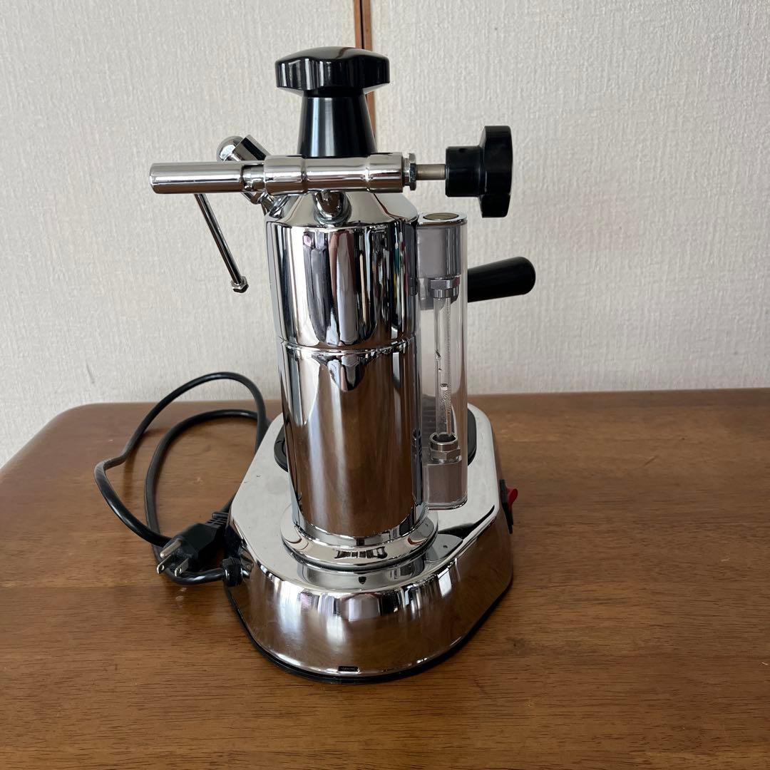 La pavoni Europiccolaとタンパーなどを含めたセット品