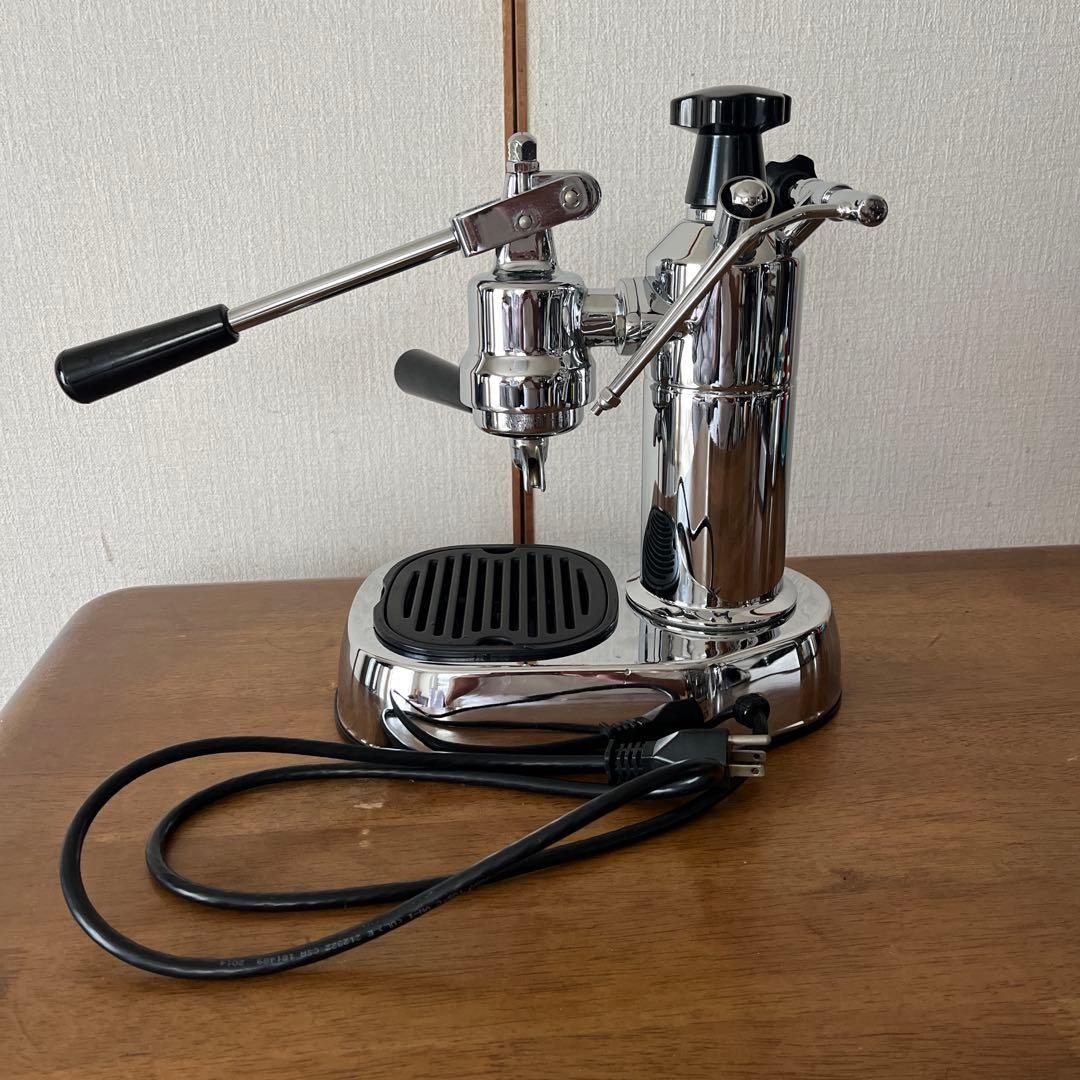 La pavoni Europiccolaとタンパーなどを含めたセット品