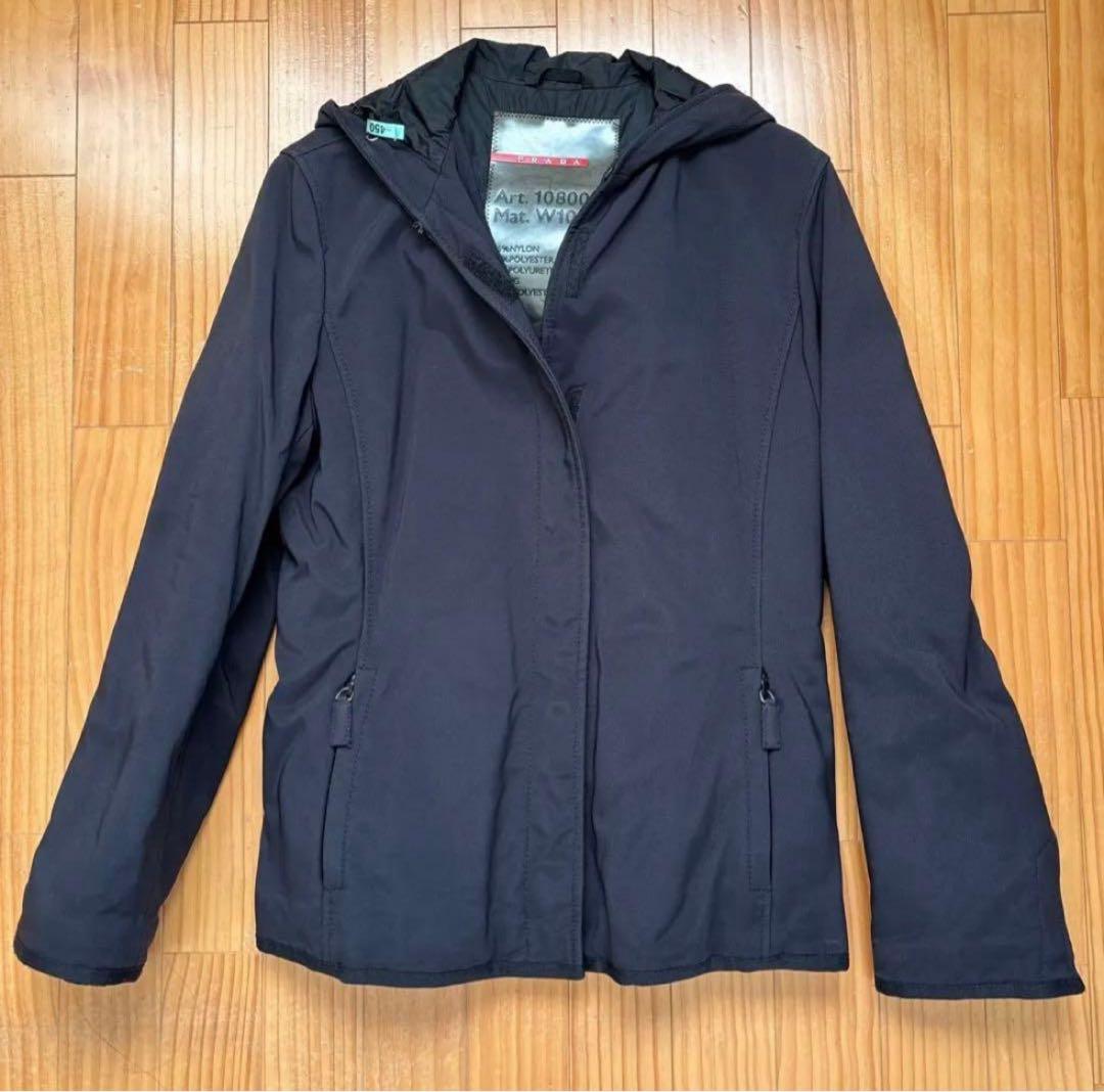 PRADA フード付き ブラックジャンパー