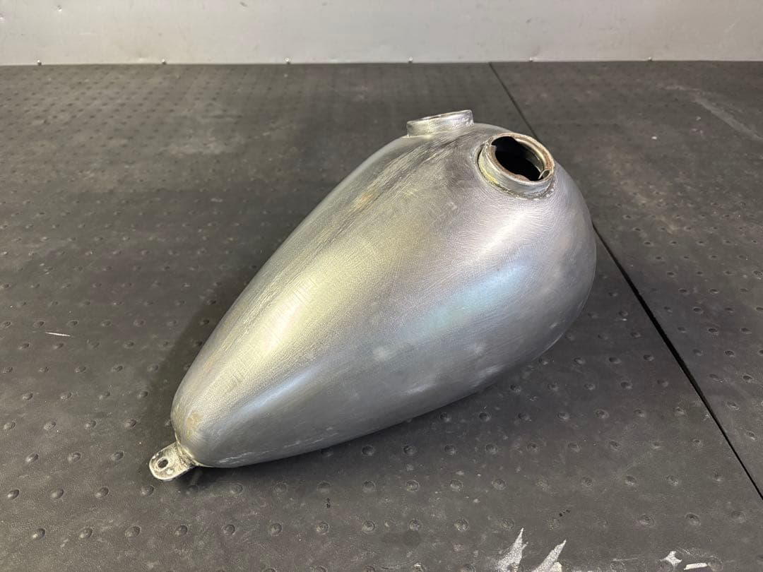 にゃははチョッパーエッグタンク中古