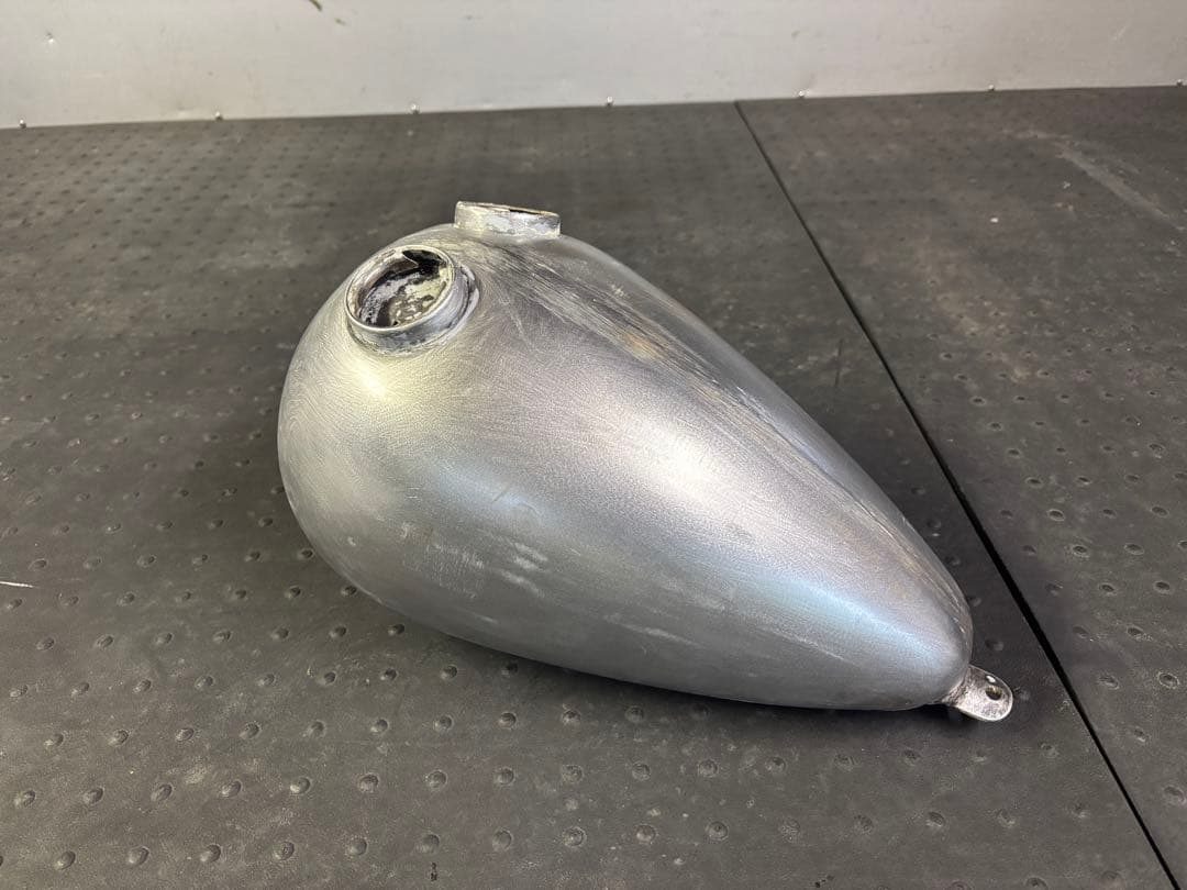 にゃははチョッパーエッグタンク中古