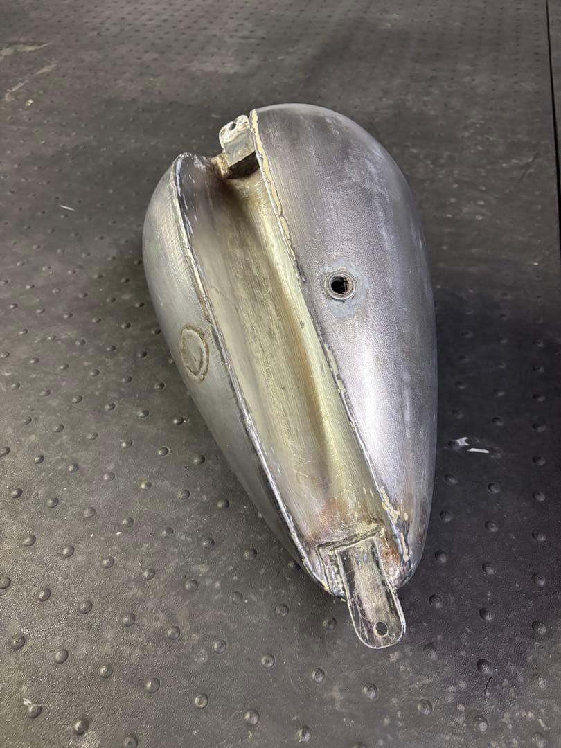 にゃははチョッパーエッグタンク中古