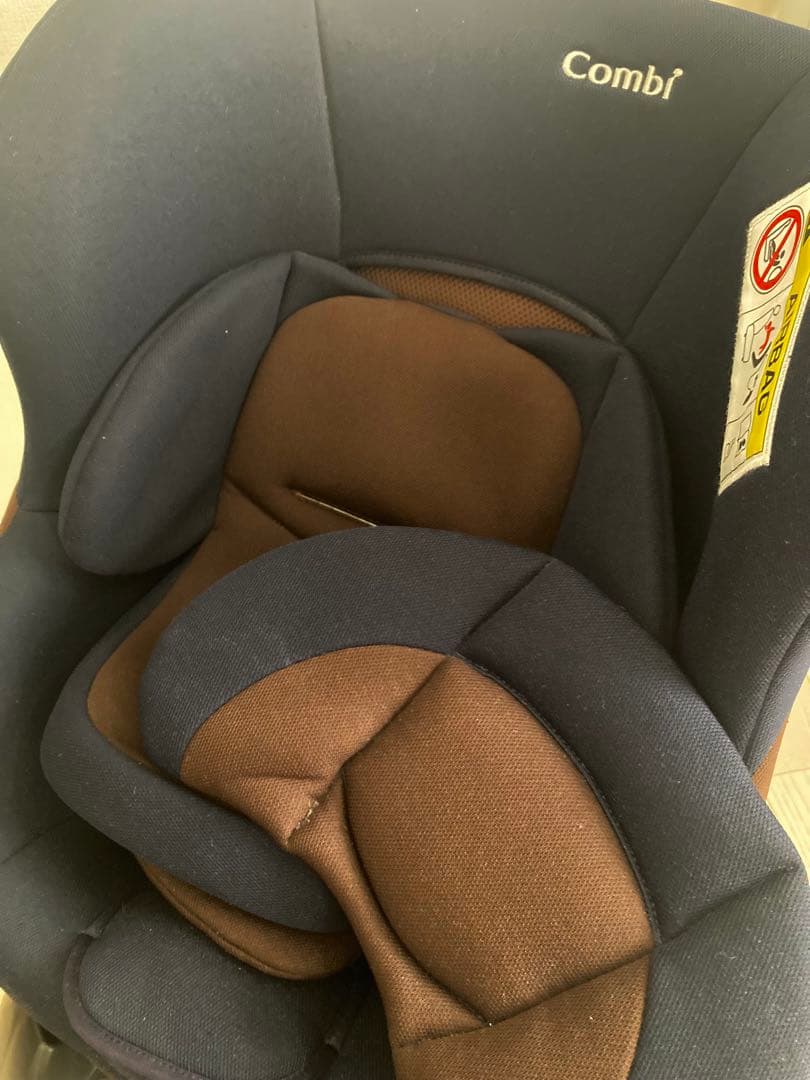 Combi チャイルドシート ネイビー/ブラウン