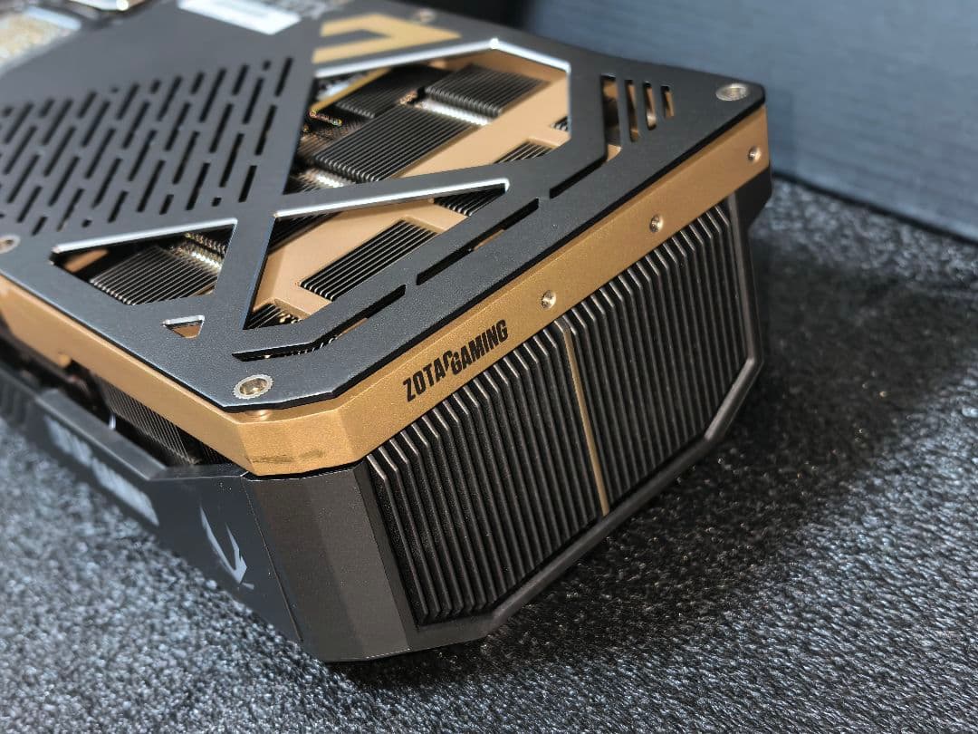 ZOTAC RTX 5090 美品 32GB GDDR7