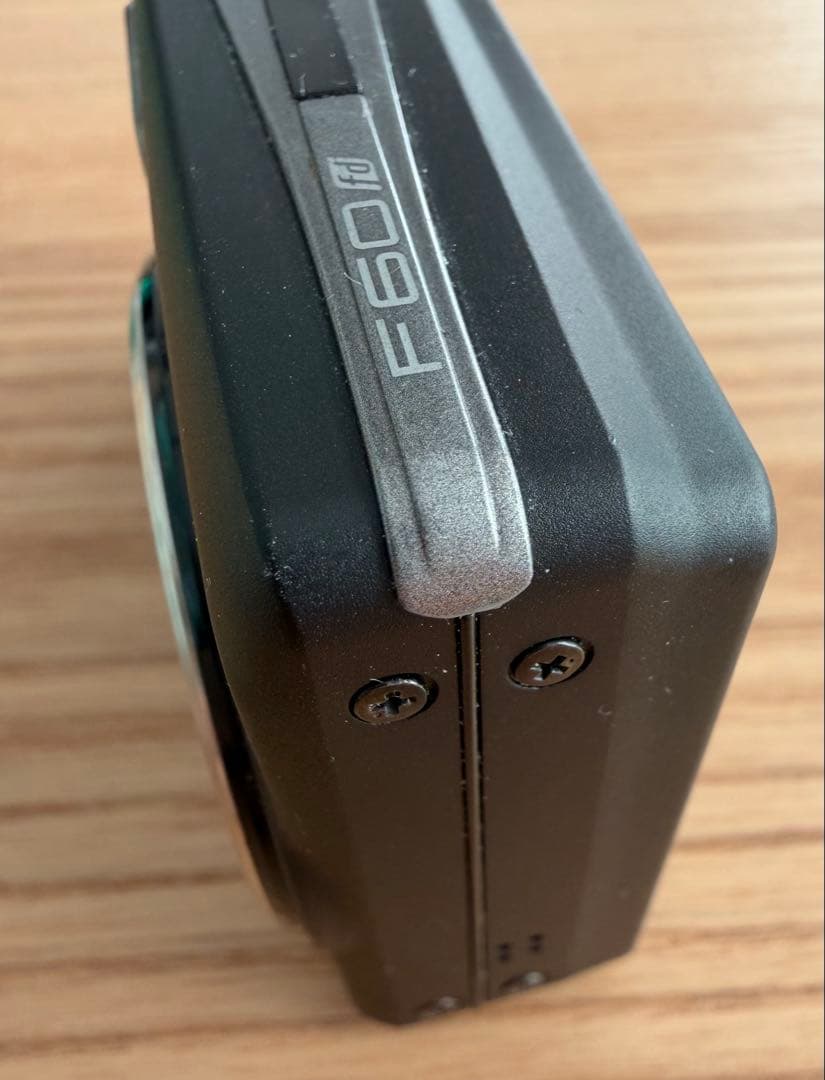 動作品　FUJIFILM FinePix F60fd デジタルカメラ　ブラック