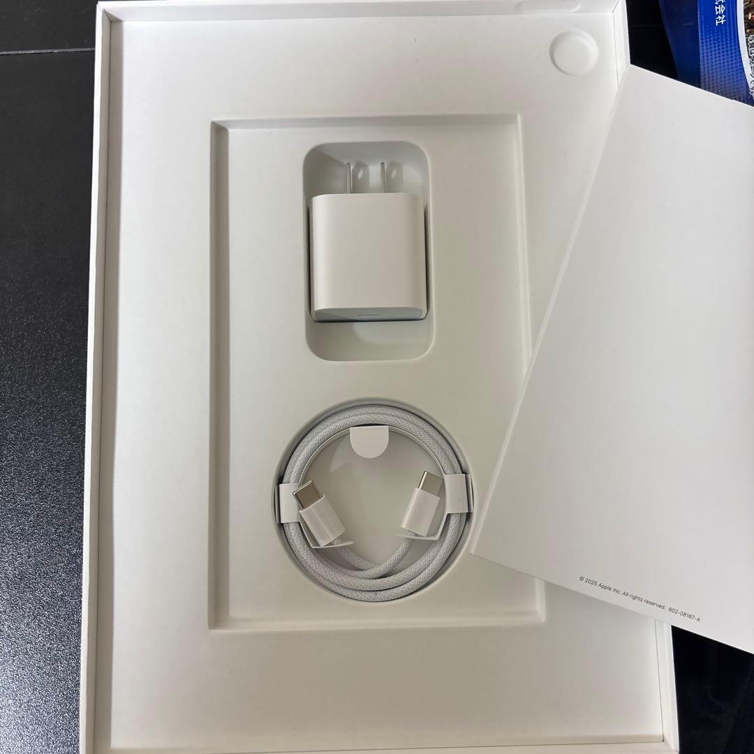 Apple iPad(A16) 本体 シルバー 128GB