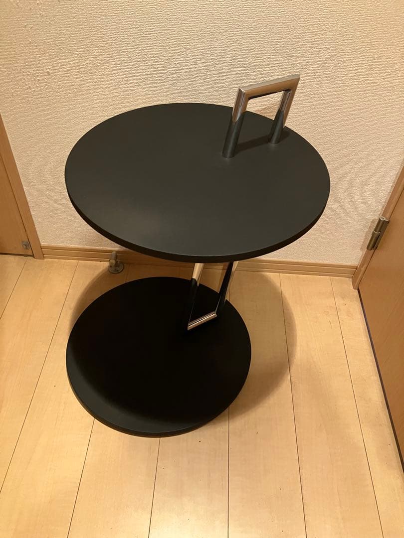 コーヒーテーブル　アイリーン・グレイ