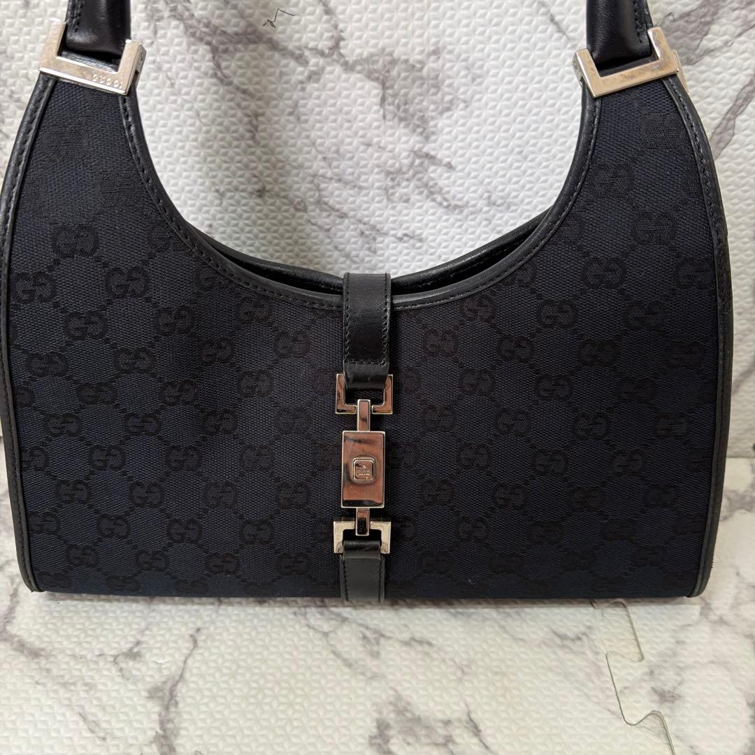 P*e様 GUCCI ブラック ハンドバッグ GGパターン