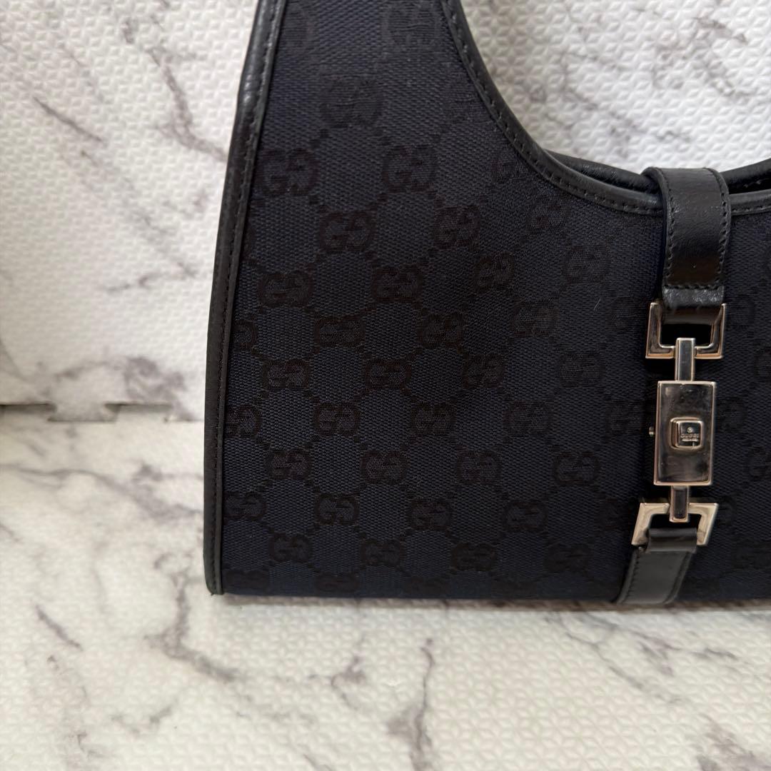 P*e様 GUCCI ブラック ハンドバッグ GGパターン