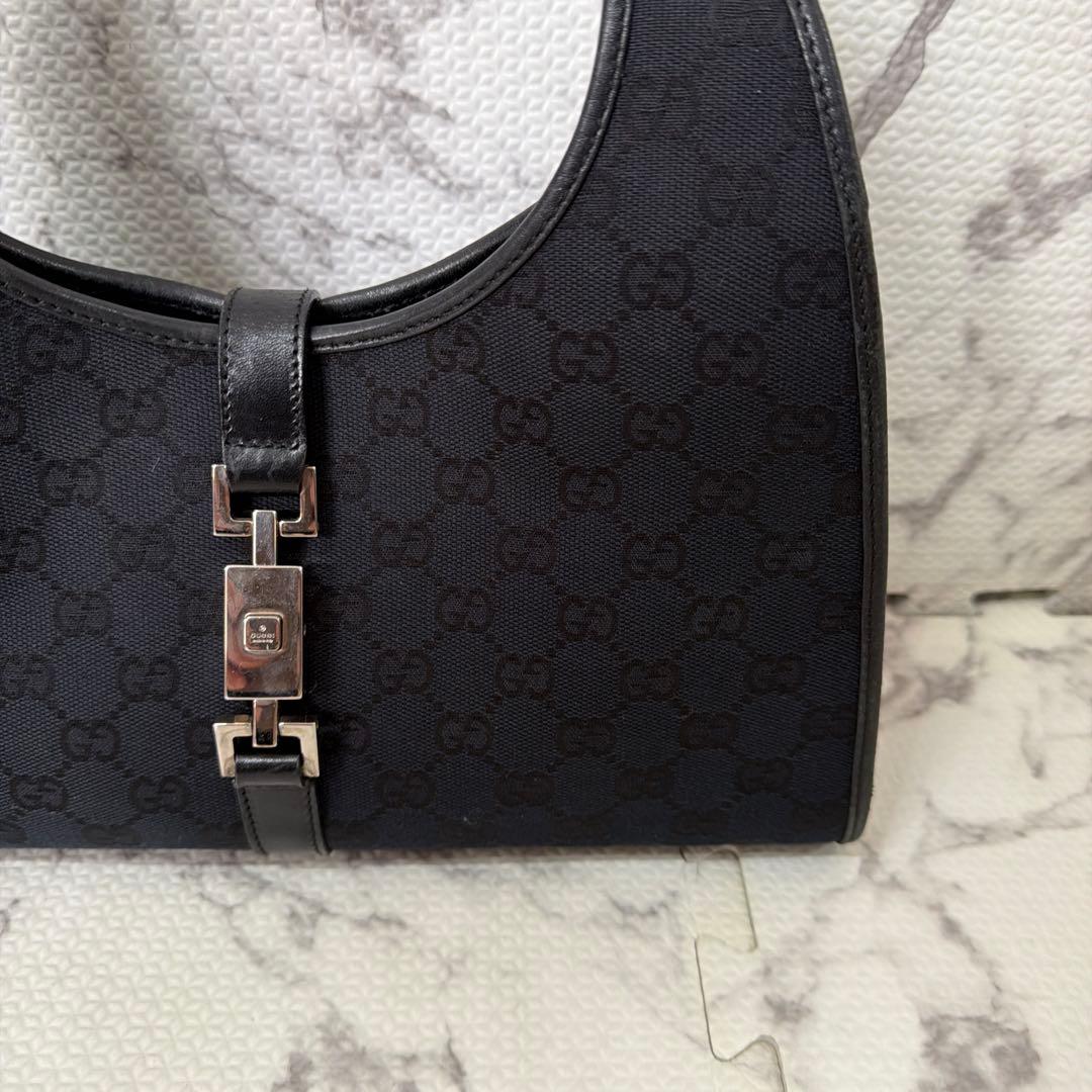 P*e様 GUCCI ブラック ハンドバッグ GGパターン