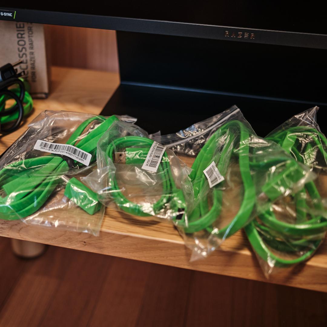 RAZER RAPTOR 27 ゲーミングモニター