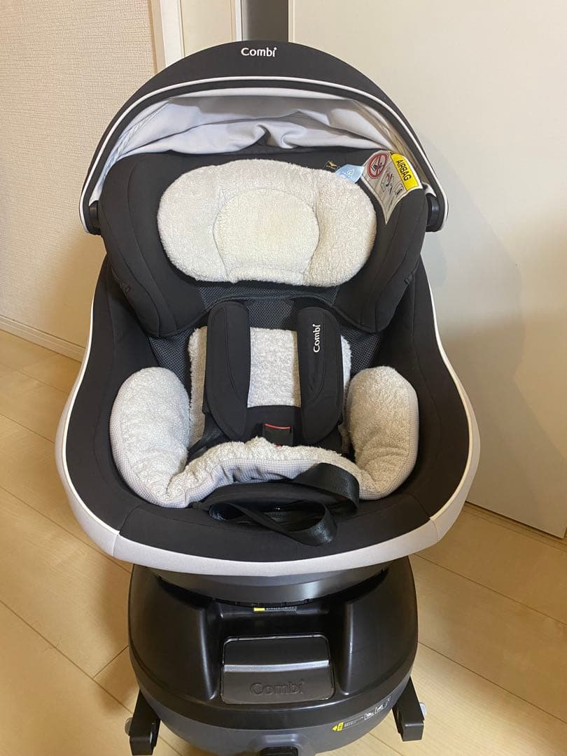 【美品】Combi ホワイトレーベルクルムーヴ スマート ISOFIX
