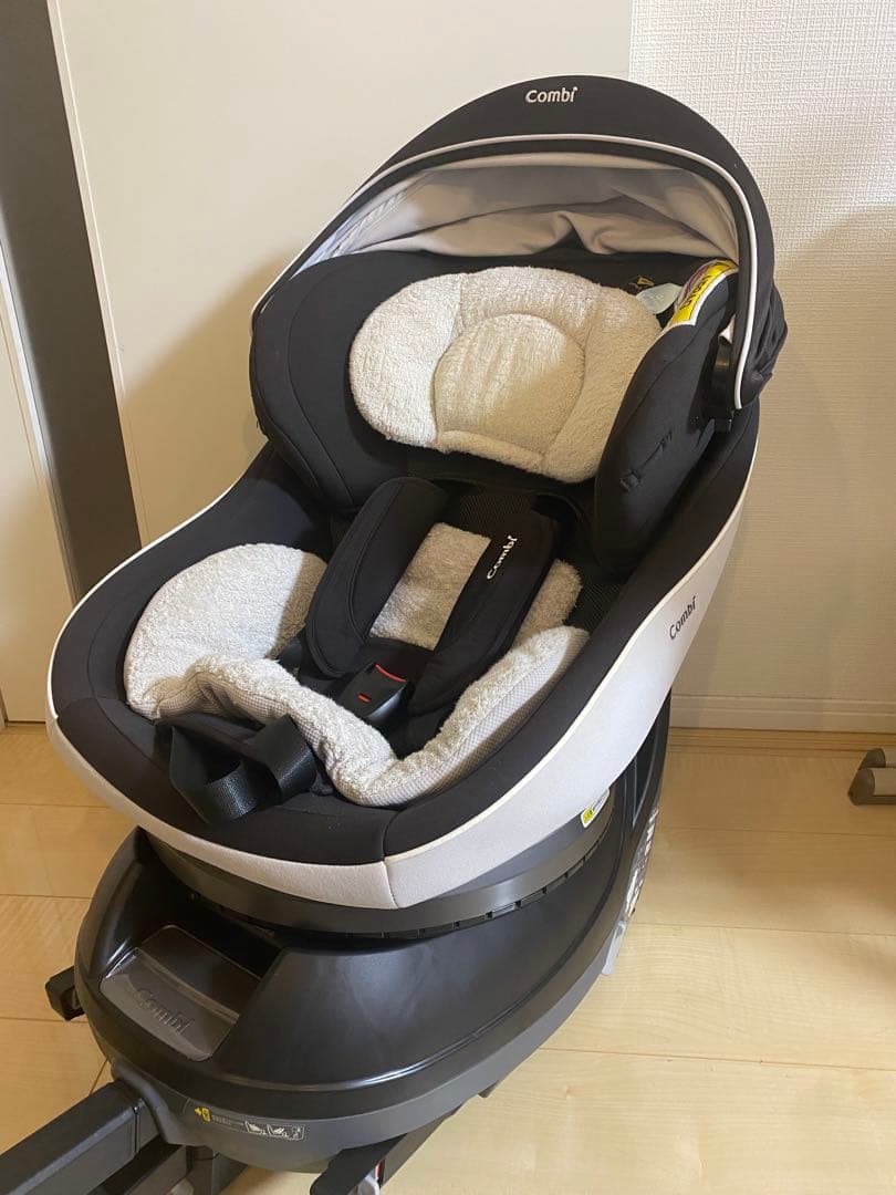 【美品】Combi ホワイトレーベルクルムーヴ スマート ISOFIX