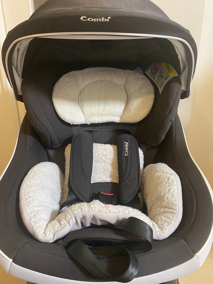 【美品】Combi ホワイトレーベルクルムーヴ スマート ISOFIX