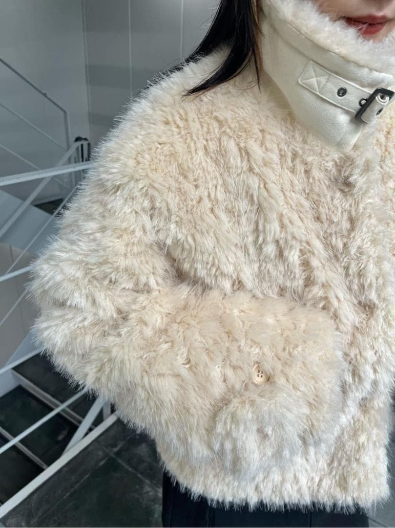 入手困難 新品未使用 Kastane カールミドルファーコート アイボリー