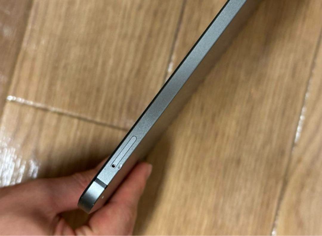 iPad スペースグレー本体simフリーキーボード ケース付き