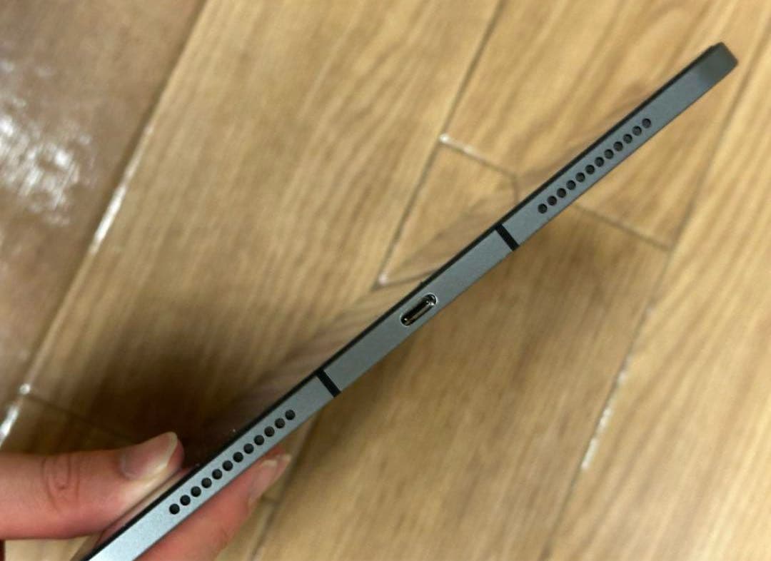 iPad スペースグレー本体simフリーキーボード ケース付き