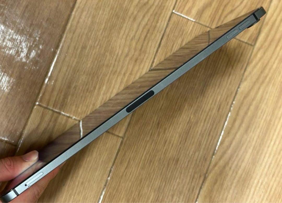 iPad スペースグレー本体simフリーキーボード ケース付き