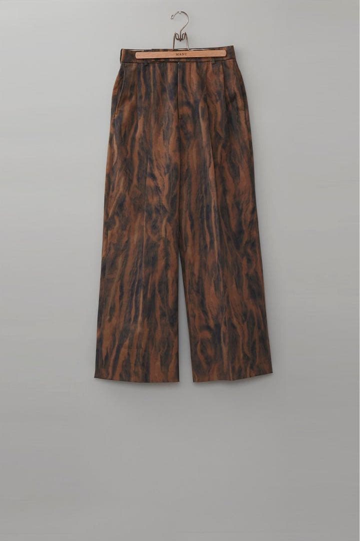 パンツ MASU FUR PRINT TROUSERS BROWN