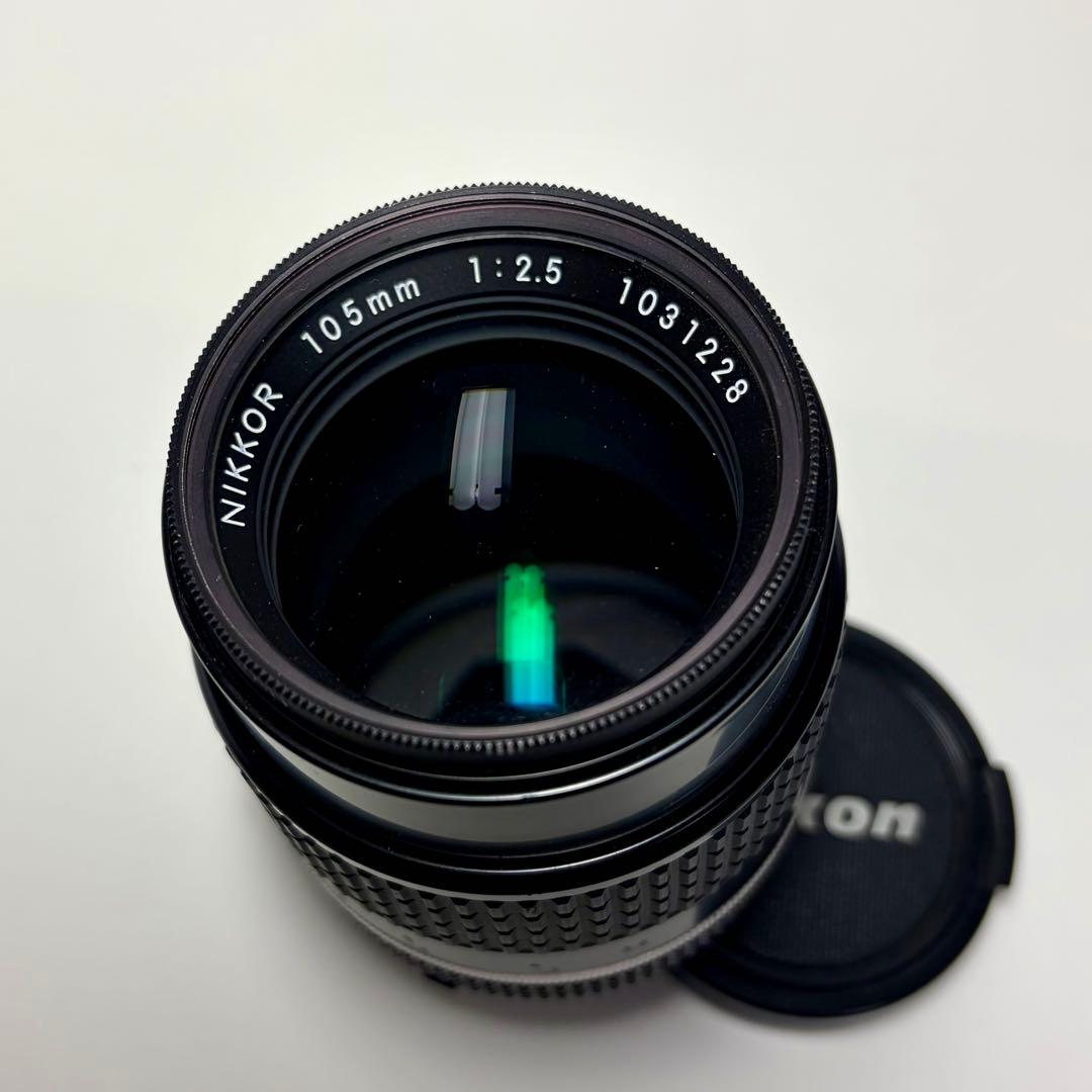 NIKKOR 105mm f/2.5 レンズ