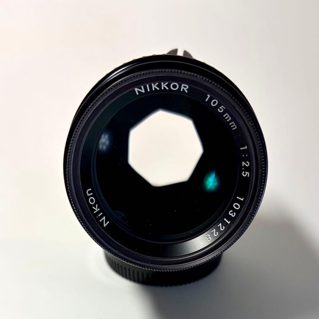 NIKKOR 105mm f/2.5 レンズ