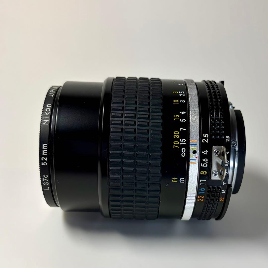 NIKKOR 105mm f/2.5 レンズ