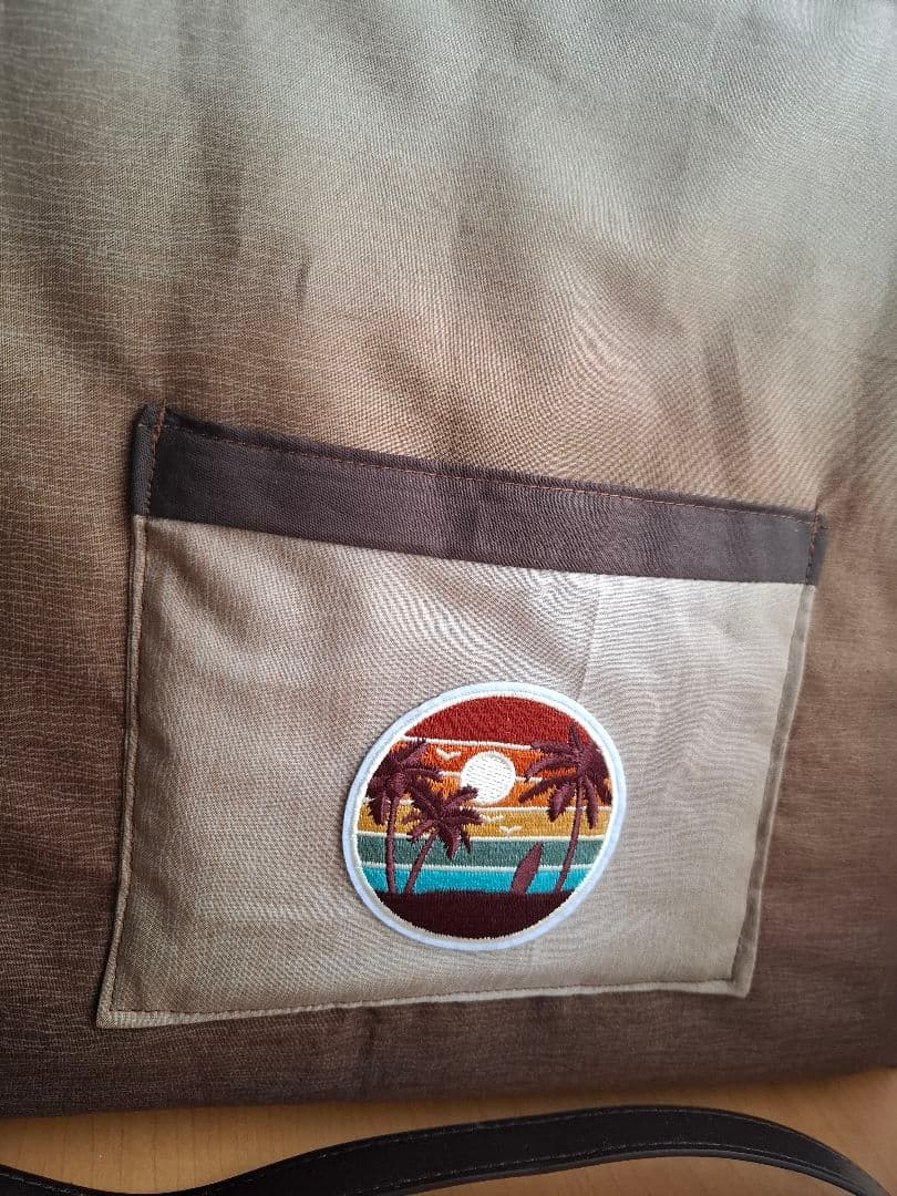 ハワイアンキルト　バッグ　横長　2WAY ファスナーバッグ　革タグチャーム付