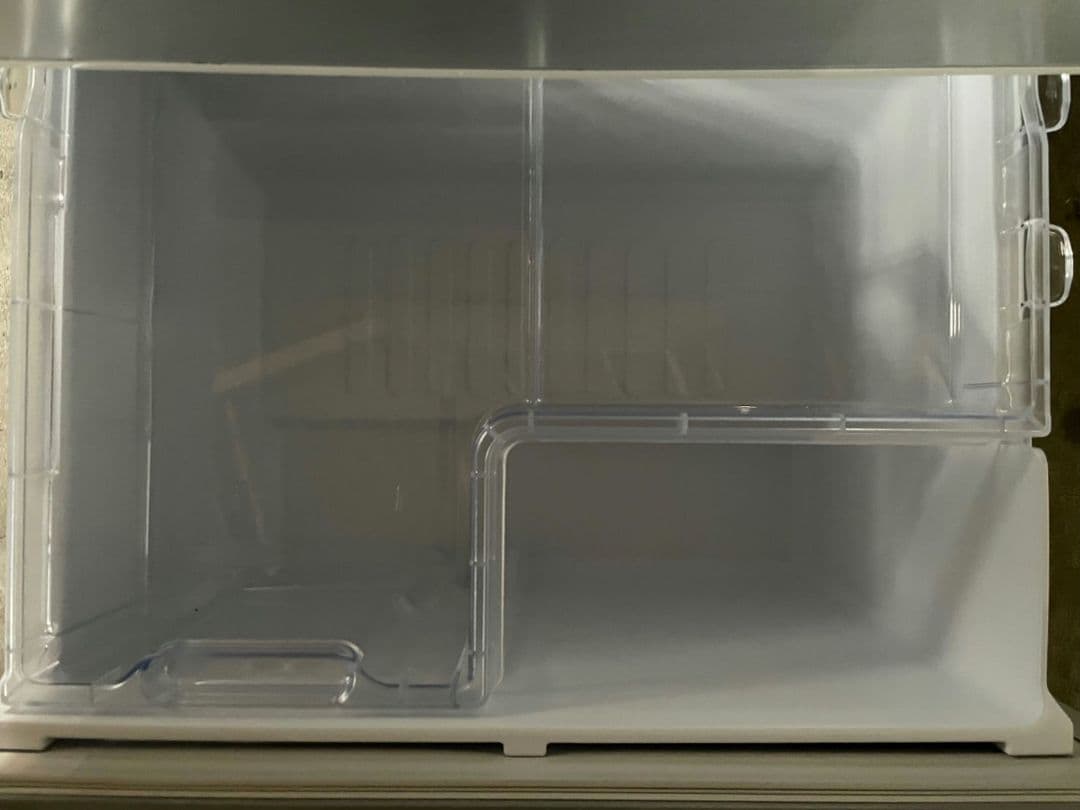 031104 SHARP ノンフロン冷凍冷蔵庫　SJ-W352E-S