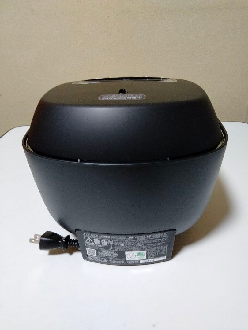 未使用品タイガー炊飯器 3.5合 土鍋圧力IH ブラック JRX-T060KT