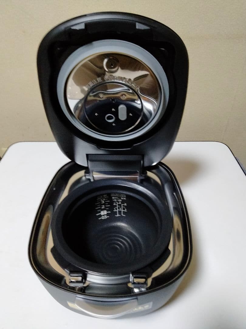 未使用品タイガー炊飯器 3.5合 土鍋圧力IH ブラック JRX-T060KT