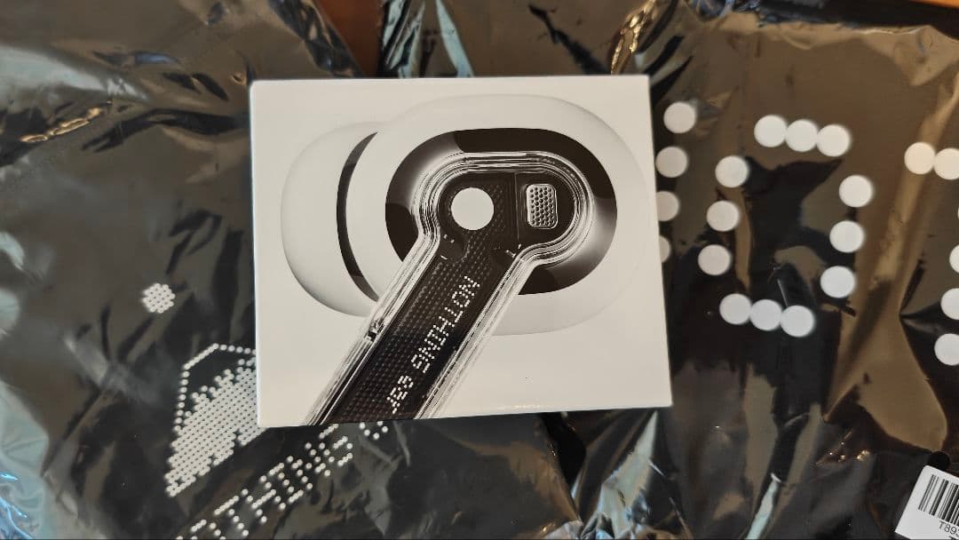 Nothing Ear (2024) + 福袋バックパックとトートバッグ