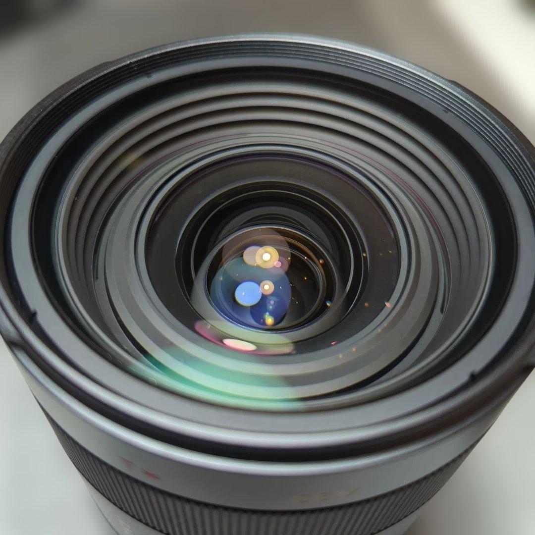 SONY Vario-Tessar 24-70mm f/2.8 ZAズームレンズ